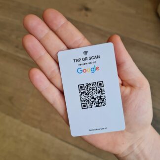Google Review Kaart in hand met NFC en QR code