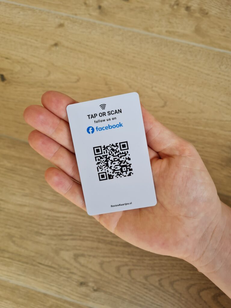Facebook Volg Ons in hand met NFC en QR code